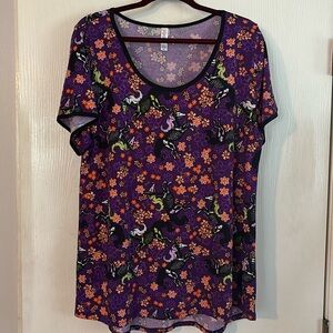 LuLaRoe 2 xl Classic T